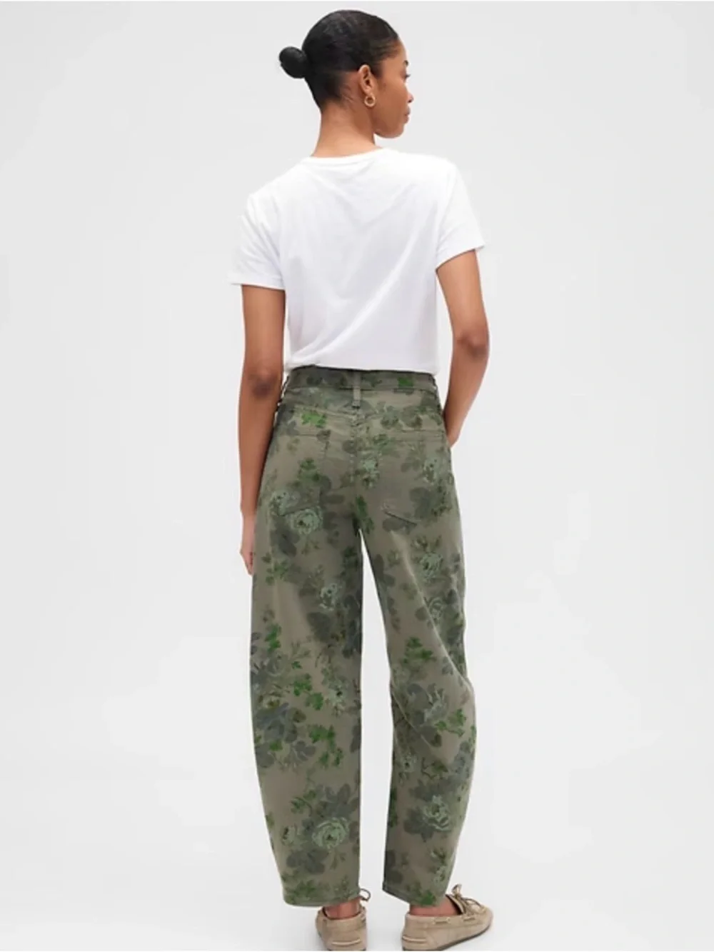 Gap High Rise Floral Print Barrel Jeans in Green - Picture 2 of 15